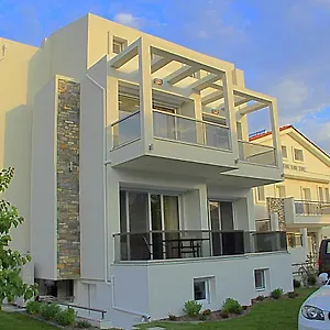 Ξενοδοχείο με διαμερίσματα Sky Rays Luxury, Νικήτη